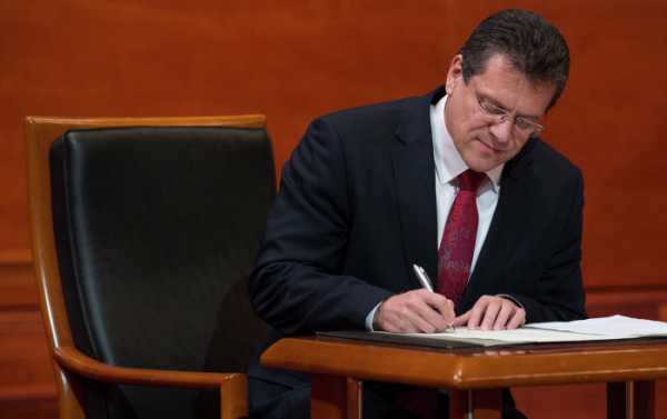 EU Commission's Sefcovic Says Invited Russia, Ukraine for Gas Talks in Brussels