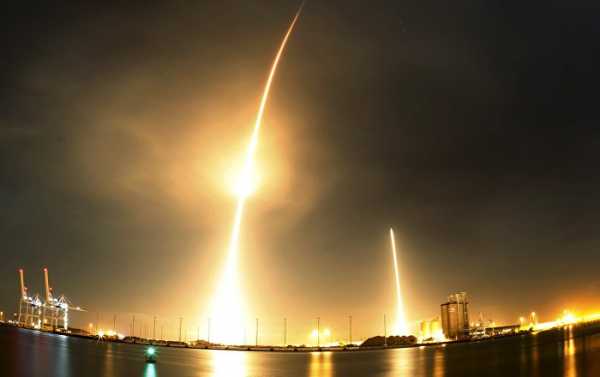 Spacex Launches Falcon 9 Rocket Carrying Supplies for ISS