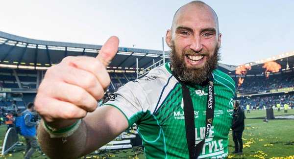 Fans pay tribute to Connacht captain John Muldoon after his final game 