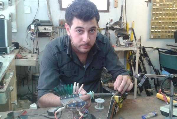 Whiz Kid: Young Syrian Builds Electromagnetic Gun at Home (PHOTOS)