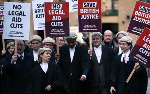 Murder Accused Undefended as UK Lawyers Down Wigs and Go on Strike Over Cuts