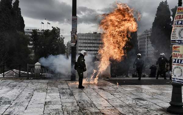 Greek Anarchists Clash With Police in Central Athens – Reports