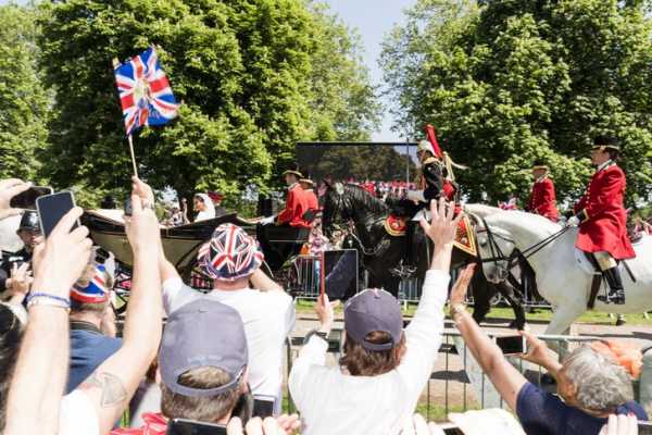 Outside Windsor Castle’s Walls During Prince Harry and Meghan Markle’s Wedding | 