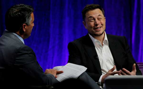 Elon Musk Apologizes for Dismissing Finance Questions; Tesla Stocks Fall Anyway