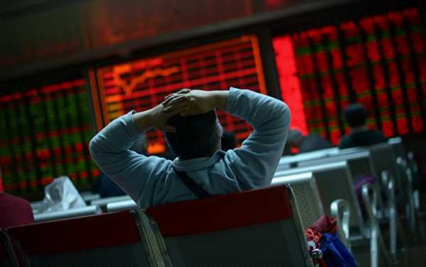 Stocks Fall Worldwide Amid 'Unambiguously Negative Risk' of US-China Trade War