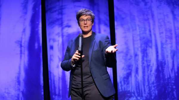 The Funny, Furious Anti-Comedy of Hannah Gadsby | 