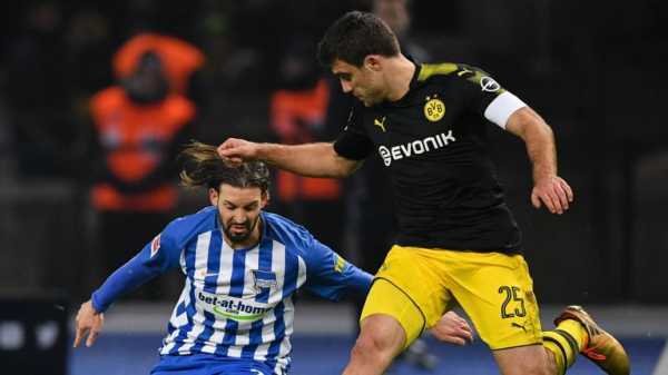 Who is reported Arsenal transfer target Sokratis Papastathopoulos?