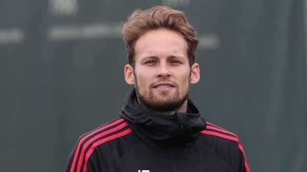 Ajax agree initial £14.1m fee to sign Daley Blind from Manchester United 