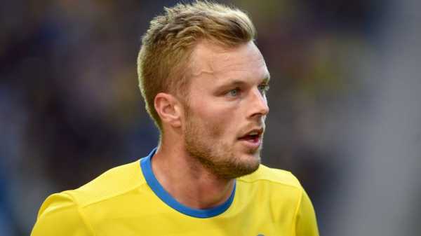 Sebastian Larsson says England under more pressure than Sweden