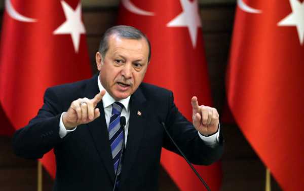 Erdogan's Boycott Call Fails to Hurt iPhone Sales in Turkey Amid Row With US