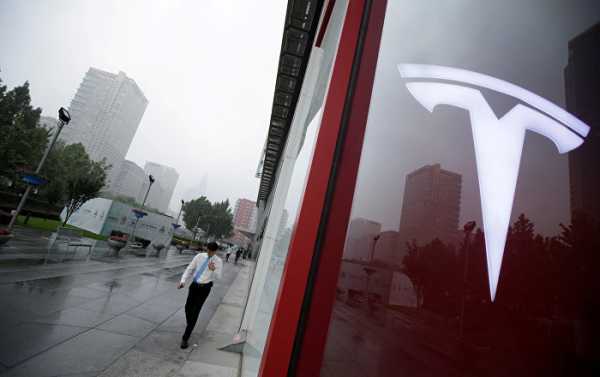 Shanghai Confirms Tesla to Build Plant in China Amid Record Corporate Losses