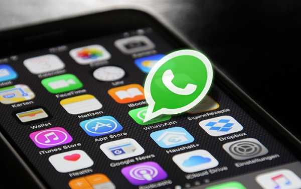 Cellphone Calls Drop In UK For First Time As Consumers Switch to WhatsApp