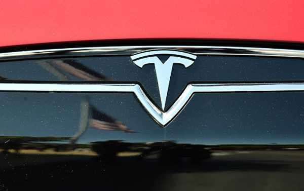 Clouds Gather Over Tesla As Musk Abandons $72Bln Take-Private Plan