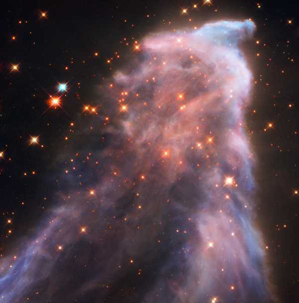 ESA Releases Image of 'Ghost Nebula' Ahead of Halloween (PHOTOS)