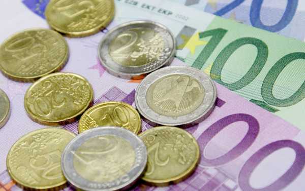 European Central Bank to Wrap Up Stimulus Despite Uncertain Outlook