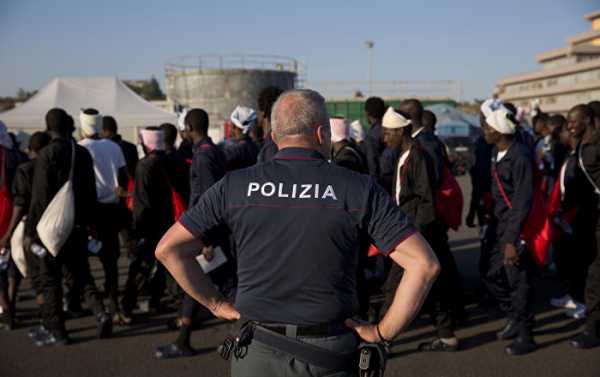 Fifty Against Two: Italian Migrants 'Punch, Kick, Ram' Policemen