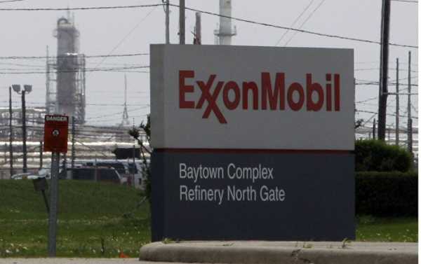 Russia Reportedly Holds Talks With Exxon on New Projects Amid Sanctions Threat