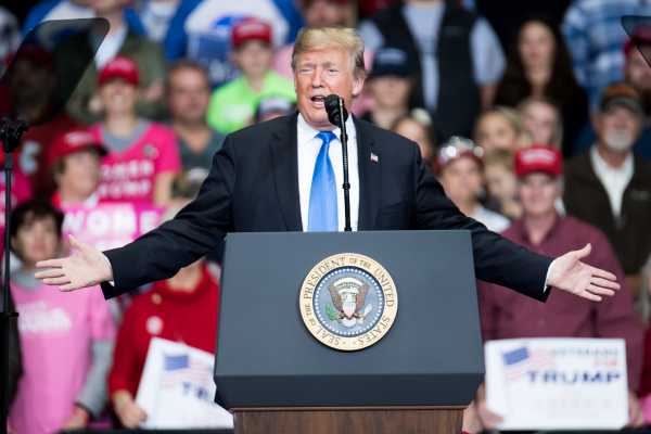 Trump decries "political violence" at rally, then attacks the media and Democrats