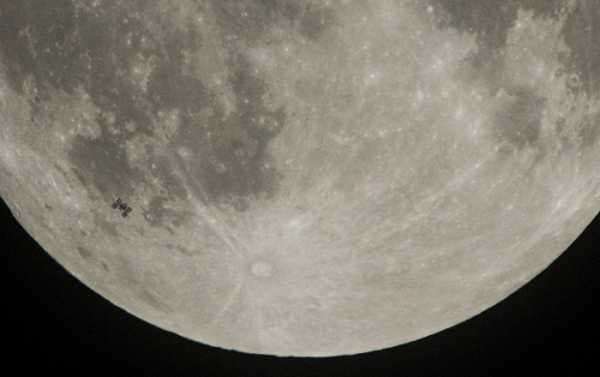 2028 Moon Mission Pitched at US National Space Council Meeting