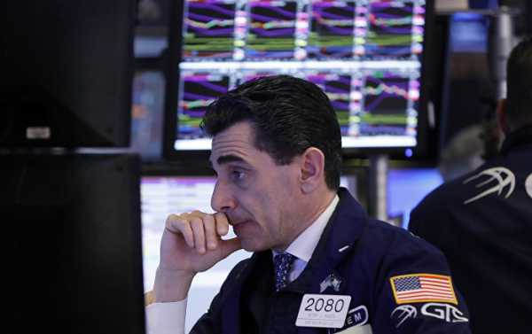 Look Out Below: Wall Street Suffers More Losses After Trump's Shutdown Threat