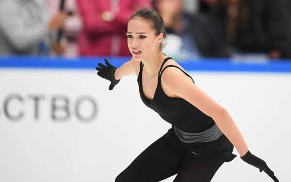 Russian Figure Skating Star Zagitova Turns Heads With Hockey Stunt (VIDEO)