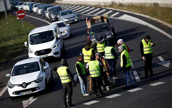 Woman Dies in Road Accident Amid Yellow Vest Protests in France - Reports