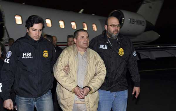 El Chapo Once Escaped Through Tunnel Under Bathtub While Naked, Mistress Says