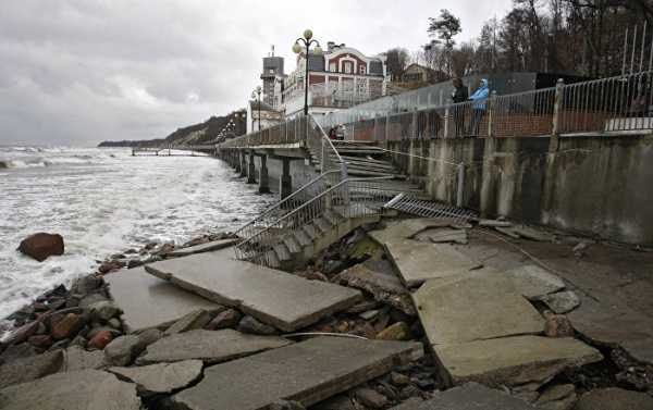 WATCH Storm Destroy Promenade in Russia's Kaliningrad Oblast