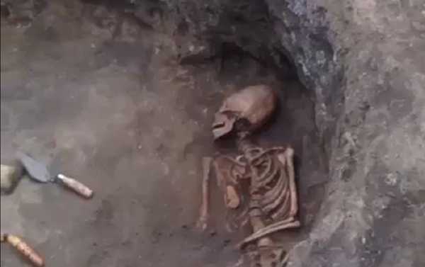 Skeleton With 'Alien' Egg-Shaped Skull Discovered in Southern Russia (VIDEO)