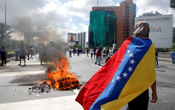 Exiled Venezuelan Officers Incite the Military to Stop Supporting Maduro