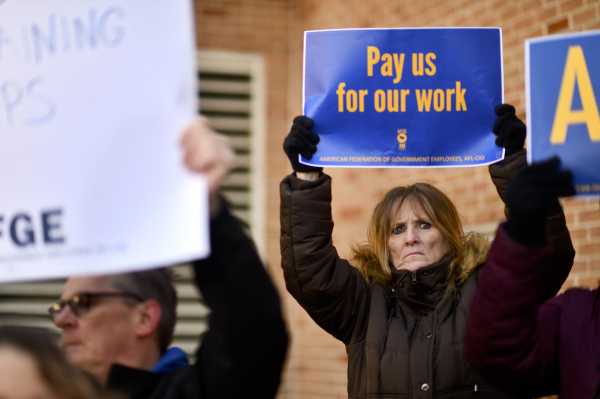 Furloughed federal workers should start getting their back pay in a few days