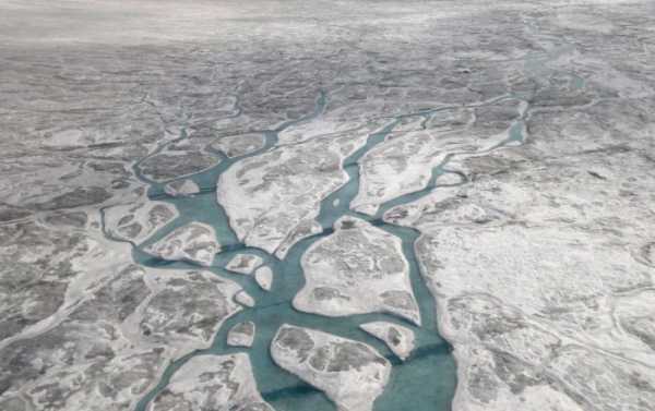 New Discovery Below Greenland's Ice Could Help Find Evidence of 'Extreme Life'
