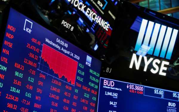 US Stocks Fall 623 Points After Trump Orders US Companies to Move From China