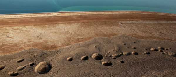 Discovery Deep Under Dead Sea Gives Hope for Finding Traces of Life on Mars 
