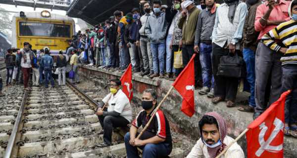 Protesting Farmers Threaten to Block Railway Tracks Across India as Next Move