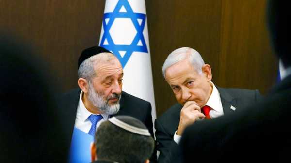 Top Israeli legal official tells Netanyahu to fire key ally