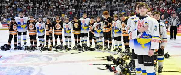 Ukrainians, Junior Bruins celebrate unity arm-in-arm on ice