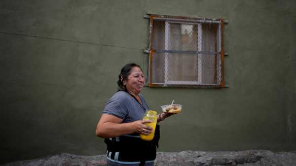 Argentines struggle to make ends meet amid 100% inflation