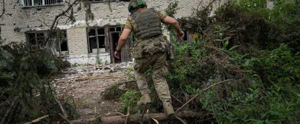 Both sides suffer heavy casualties as Ukraine strikes back against Russia, UK assessment says