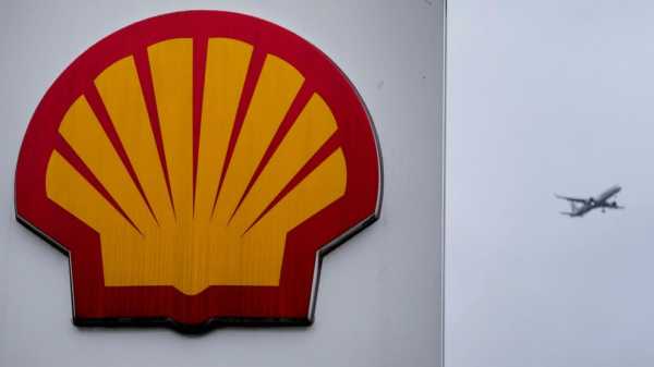 Shell earnings top $5 billion. But that’s nearly half what it pulled in months ago