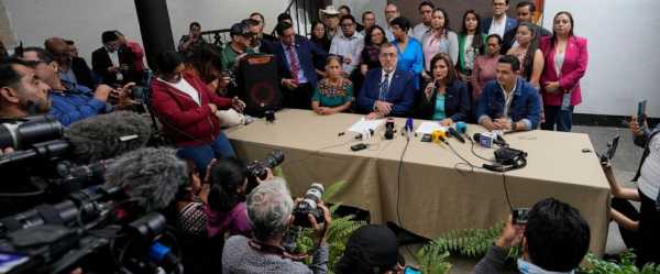 Guatemala’s political turmoil deepens as 1 candidate is targeted and the other suspends her campaign