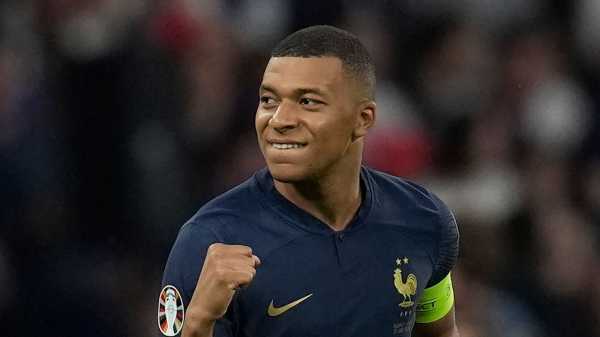 Kylian Mbappe: Paris Saint Germain warn forward his team-mates will be sold if he tries to leave for free next summer