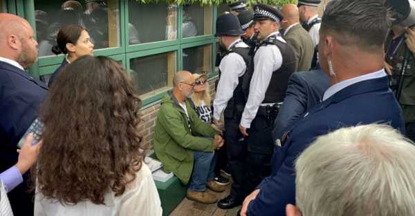Just Stop Oil protestors disrupt play at Wimbledon