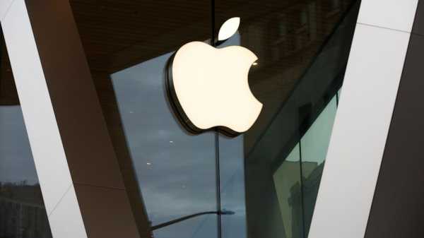 Apple is now the first public company to be valued at $3 trillion