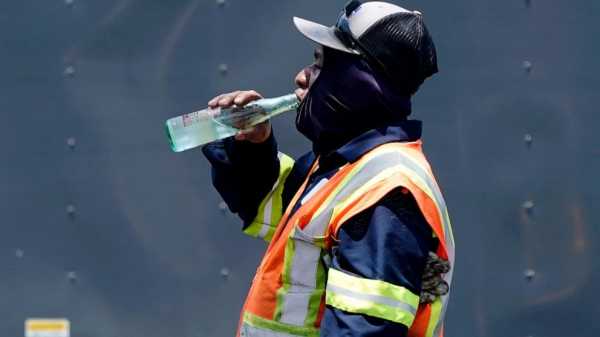 Would a Texas law take away workers’ water breaks? A closer look at House Bill 2127