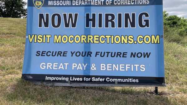 Fewer Americans apply for jobless benefits as labor market keeps humming along