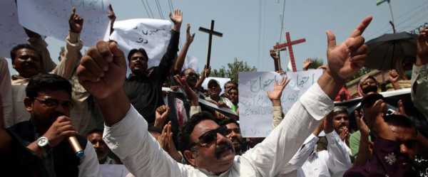 Pakistan to compensate Christians who lost homes in rioting over alleged desecration of Quran