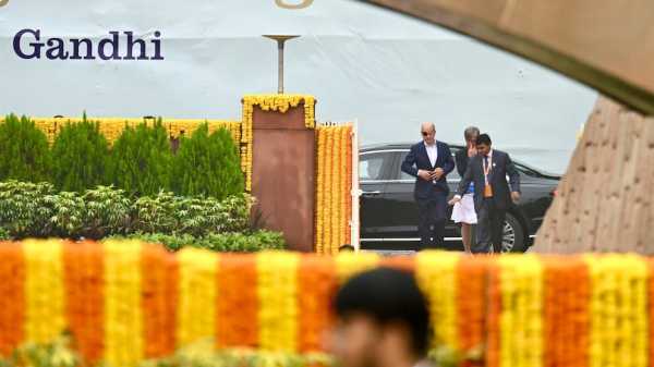 G20 leaders pay their respects at a Gandhi memorial on the final day of the summit in India