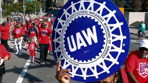 Auto workers leader slams companies for slow bargaining, files labor complaint with government