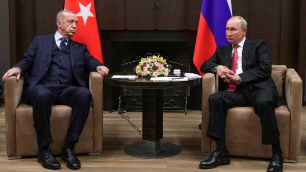 Turkey’s president meets Russia’s Putin and aims to revive the wartime Ukraine grain export deal